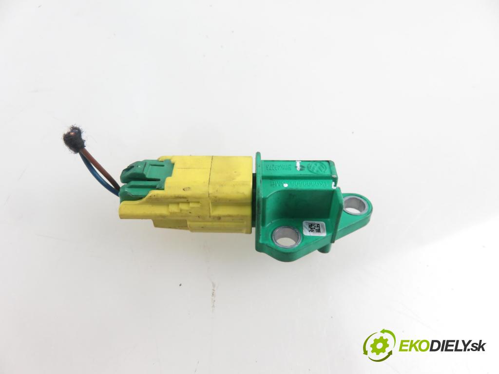 AUDI A6 (4F2, C6) SEDAN 2004 165,00 3.0 TDI quattro - BMK 2967,00 Snímač nárazu 5WK43273 ; 1K0909606 (Snímače nárazu)