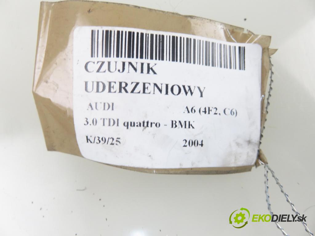 AUDI A6 (4F2, C6) SEDAN 2004 165,00 3.0 TDI quattro - BMK 2967,00 Snímač nárazu 5WK43273 ; 1K0909606 (Snímače nárazu)