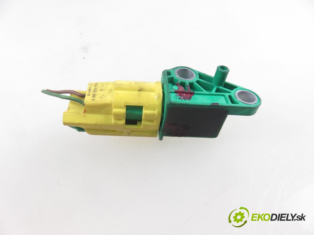 AUDI A6 (4F2, C6) SEDAN 2004 165,00 3.0 TDI quattro - BMK 2967,00 Snímač nárazu 5WK43273 ; 1K0909606 (Snímače nárazu)