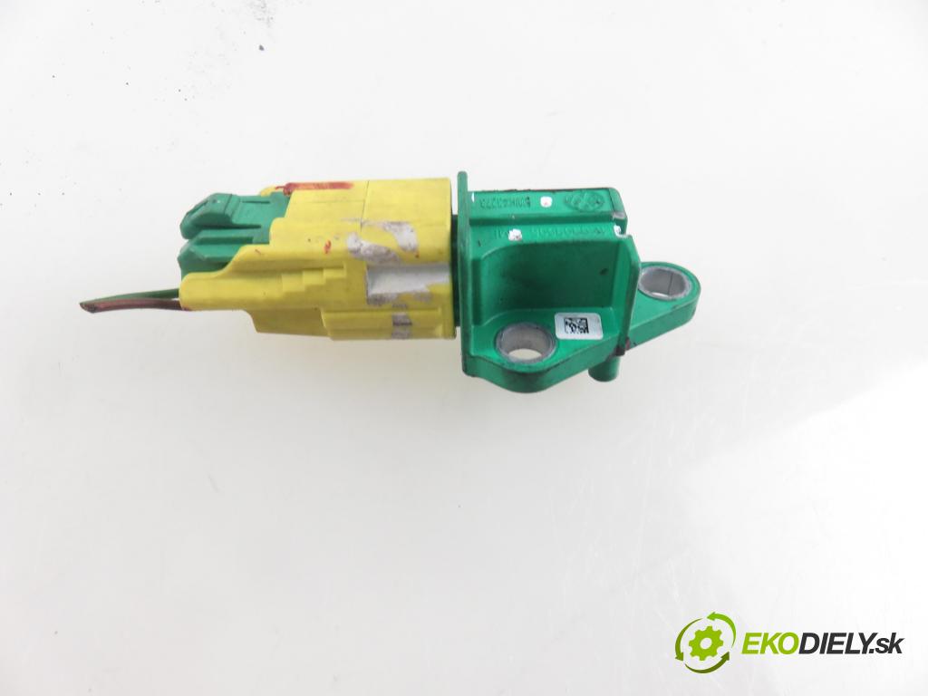 AUDI A6 (4F2, C6) SEDAN 2004 165,00 3.0 TDI quattro - BMK 2967,00 Snímač nárazu 5WK43273 ; 1K0909606 (Snímače nárazu)