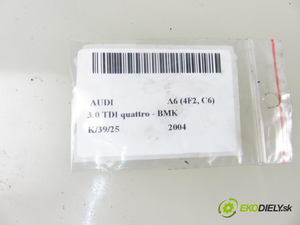 AUDI A6 (4F2, C6) SEDAN 2004 165,00 3.0 TDI quattro - BMK 2967,00 Snímač nárazu 5WK43273 ; 1K0909606 (Snímače nárazu)
