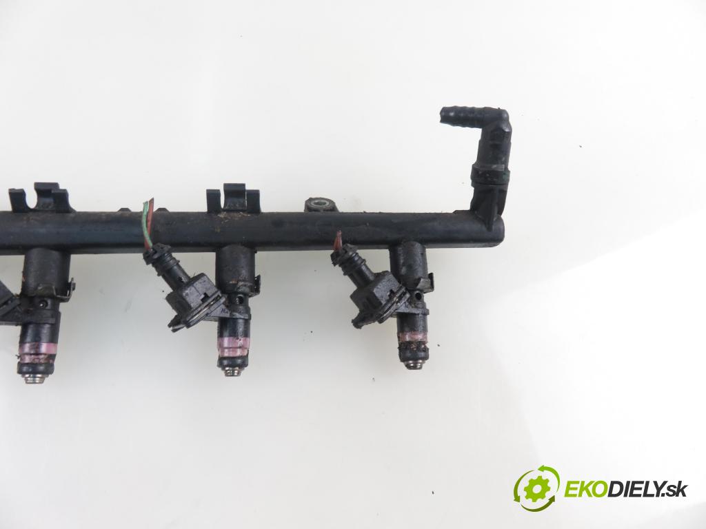 RENAULT GRAND SCENIC II (JM0/1_) MINIVAN 2004 83,00 1.6 - K4M 782 1598,00 Lišta vstrekovacia 8200135504 ; H132259 ; ITGM60 (Vstrekovacie lišty)