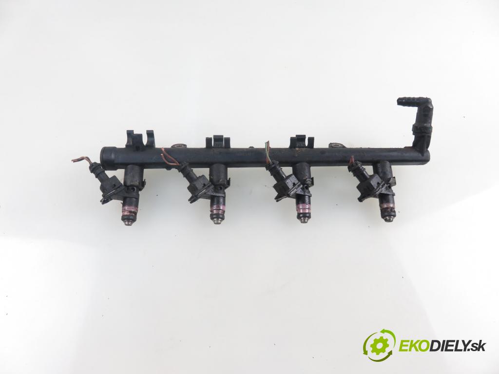 RENAULT GRAND SCENIC II (JM0/1_) MINIVAN 2004 83,00 1.6 - K4M 782 1598,00 Lišta vstrekovacia 8200135504 ; H132259 ; ITGM60 (Vstrekovacie lišty)