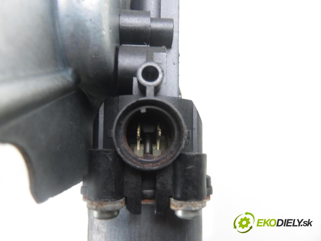RENAULT CLIO III (BR0/1, CR0/1) HB 2006 55,00 1.2 16V 75 - D4F 740 1149,00 mechanismus oken PPE 3D 400857