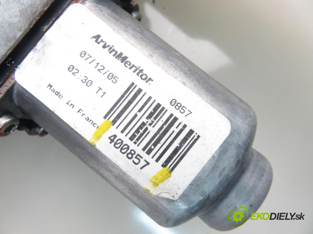 RENAULT CLIO III (BR0/1, CR0/1) HB 2006 55,00 1.2 16V 75 - D4F 740 1149,00 mechanismus oken PPE 3D 400857