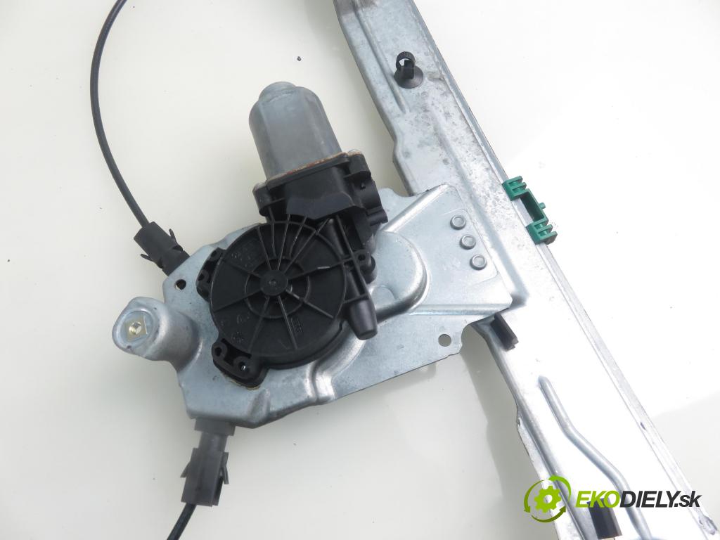 RENAULT CLIO III (BR0/1, CR0/1) HB 2006 55,00 1.2 16V 75 - D4F 740 1149,00 mechanismus oken PPE 3D 400857
