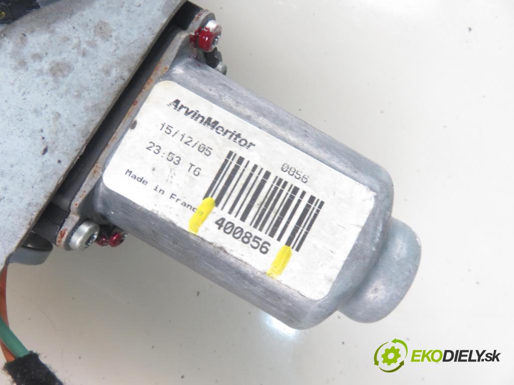 RENAULT CLIO III (BR0/1, CR0/1) HB 2006 55,00 1.2 16V 75 - D4F 740 1149,00 mechanismus oken 3D 400856