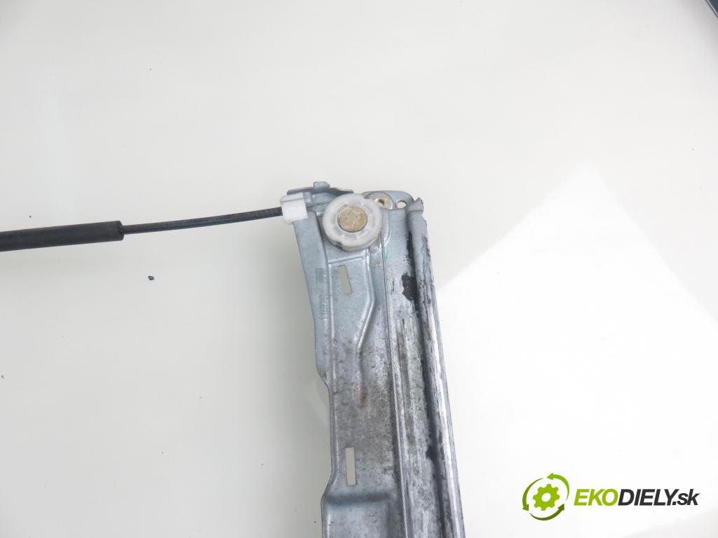 RENAULT CLIO III (BR0/1, CR0/1) HB 2006 55,00 1.2 16V 75 - D4F 740 1149,00 mechanismus oken 3D 400856