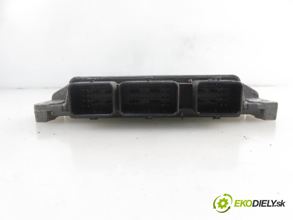 RENAULT CLIO III (BR0/1, CR0/1) HB 2006 55,00 1.2 16V 75 - D4F 740 1149,00 Riadiaca jednotka Motor S120200105A ; 8200522357 ; 8200510536