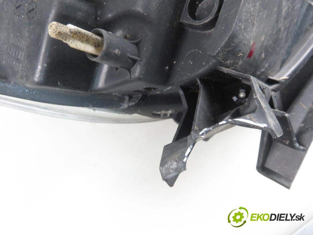 RENAULT CLIO III (BR0/1, CR0/1) HB 2006 55,00 1.2 16V 75 - D4F 740 1149,00 světlo LP 8200459824