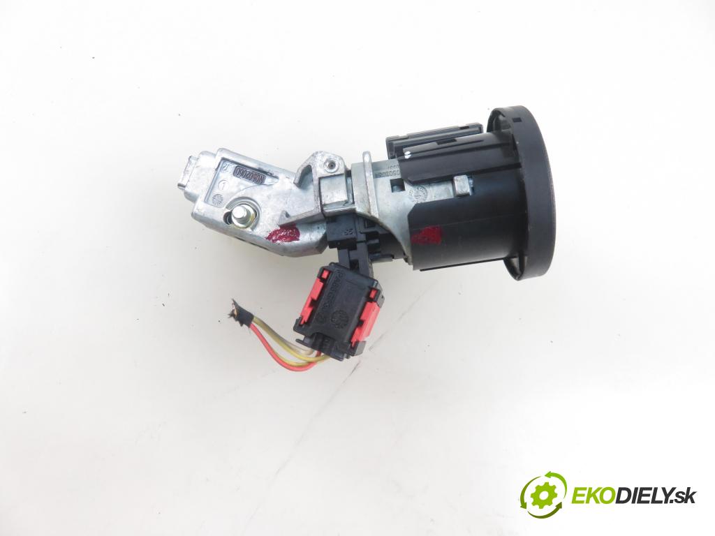 RENAULT CLIO III (BR0/1, CR0/1) HB 2006 55,00 1.2 16V 75 - D4F 740 1149,00 spinačka N0502060 ; N0502064 ; 8200214173C (Spínacie skrinky a kľúče)