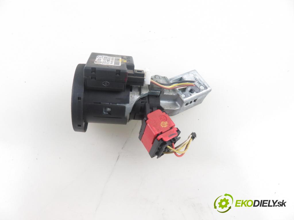 RENAULT CLIO III (BR0/1, CR0/1) HB 2006 55,00 1.2 16V 75 - D4F 740 1149,00 spinačka N0502060 ; N0502064 ; 8200214173C (Spínacie skrinky a kľúče)