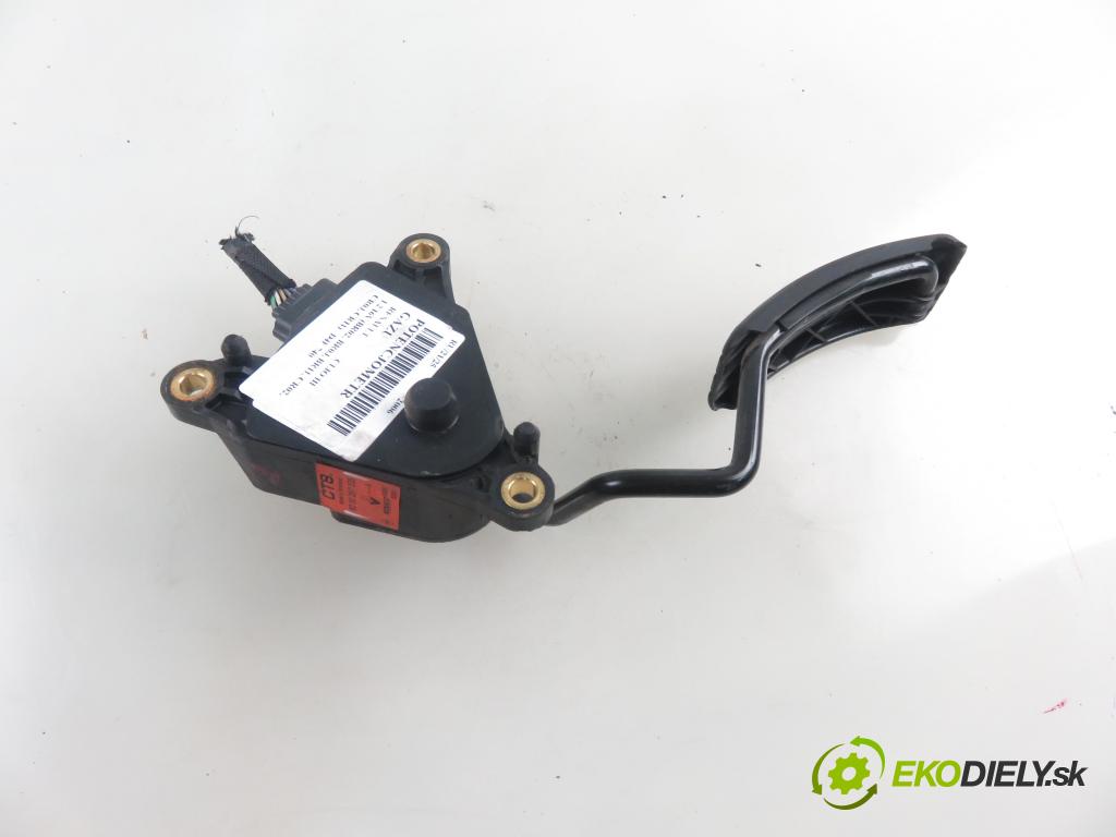 RENAULT CLIO III (BR0/1, CR0/1) HB 2006 55,00 1.2 16V 75 - D4F 740 1149,00 Potenciometer plynu 8200297335 (Pedále)