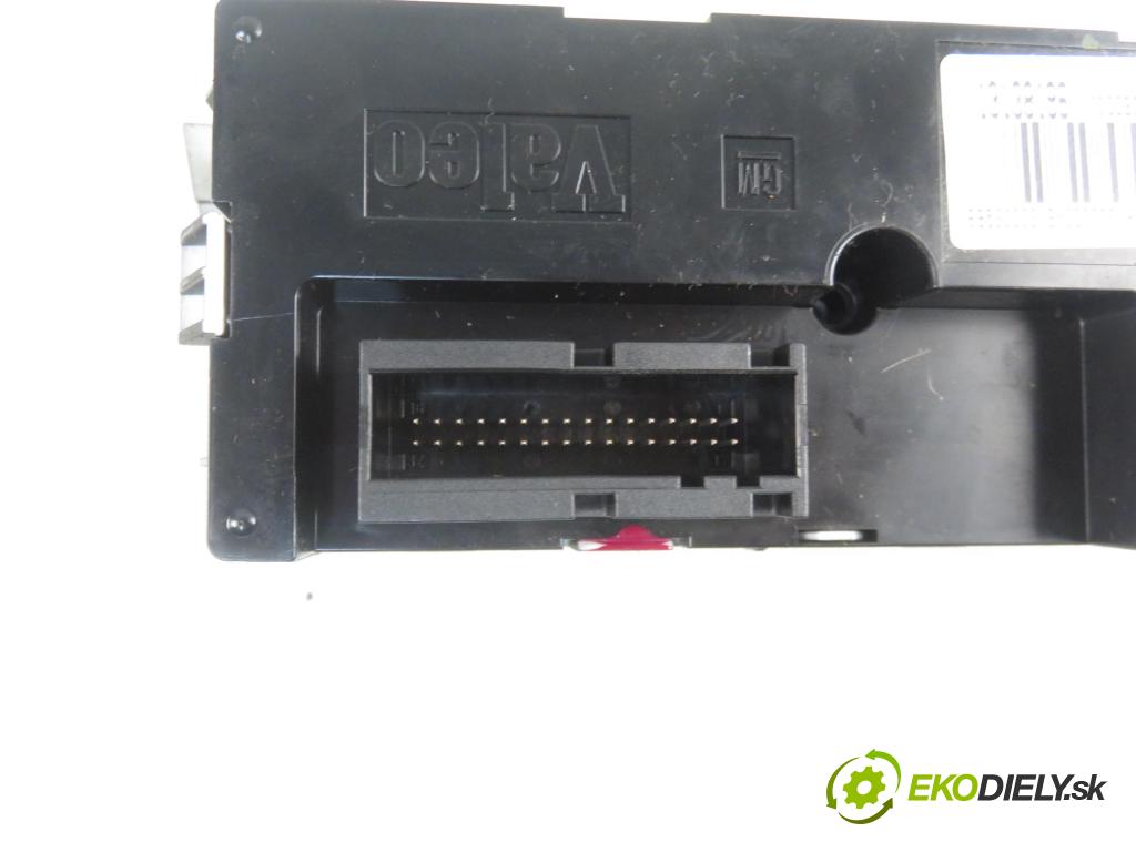 OPEL VECTRA C (Z02) LIFTBACK 2003 92,00 2.2 DTI 16V 125 - Y 22 DTR 2172,00 Panel kúrenia KLIMATRONIK 13138196