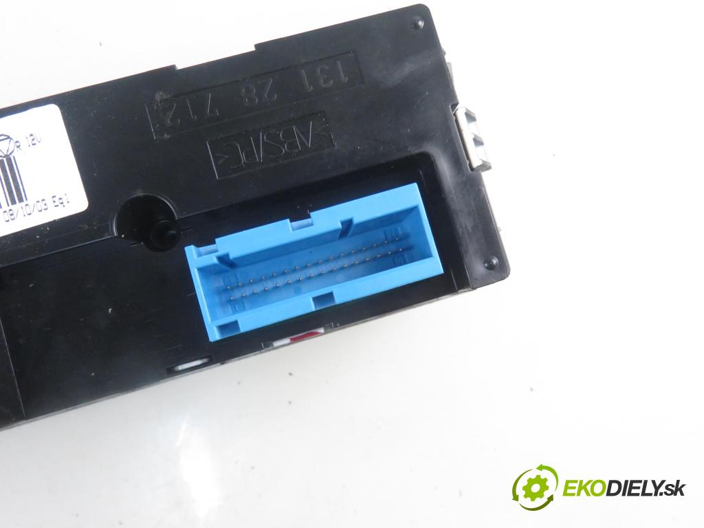 OPEL VECTRA C (Z02) LIFTBACK 2003 92,00 2.2 DTI 16V 125 - Y 22 DTR 2172,00 Panel kúrenia KLIMATRONIK 13138196