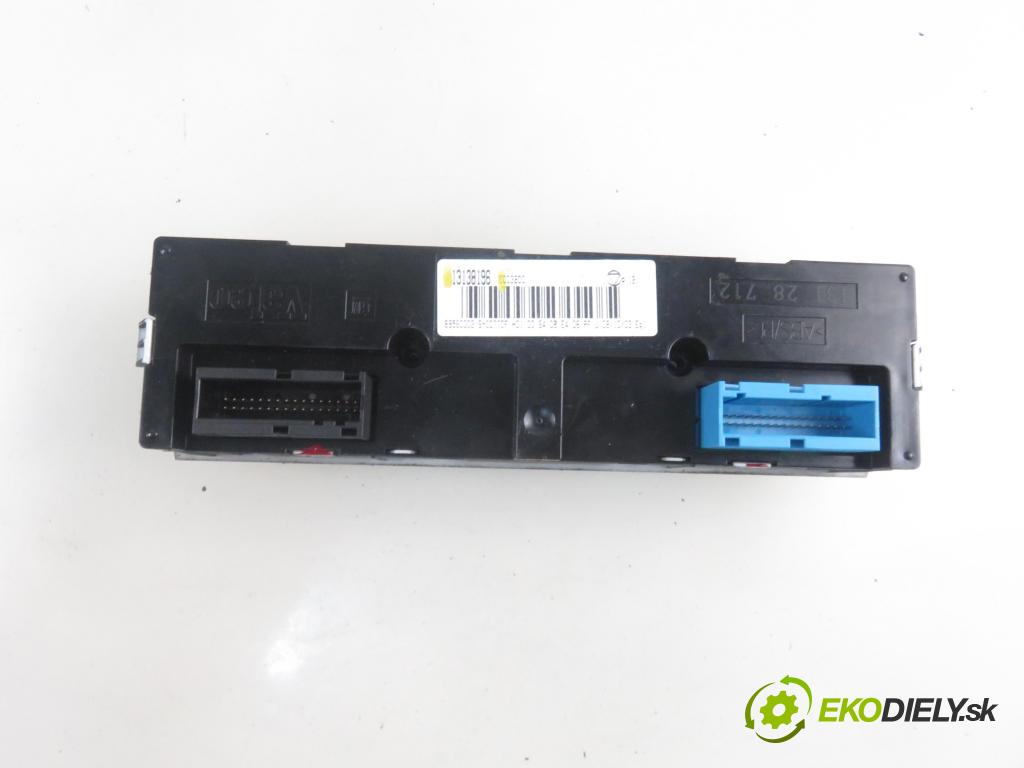 OPEL VECTRA C (Z02) LIFTBACK 2003 92,00 2.2 DTI 16V 125 - Y 22 DTR 2172,00 Panel kúrenia KLIMATRONIK 13138196