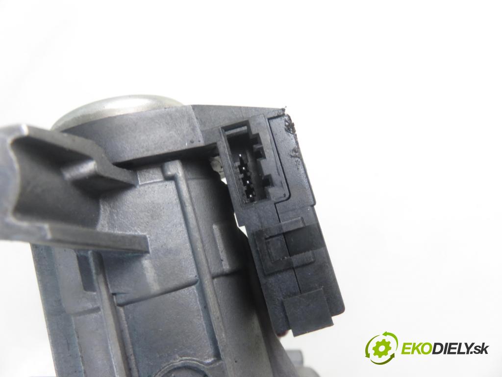 FORD FOCUS (DAW, DBW) HB 2002 66,00 1.8 TDDi 90- C9DB 1753,00 spinačka  (Spínacie skrinky a kľúče)