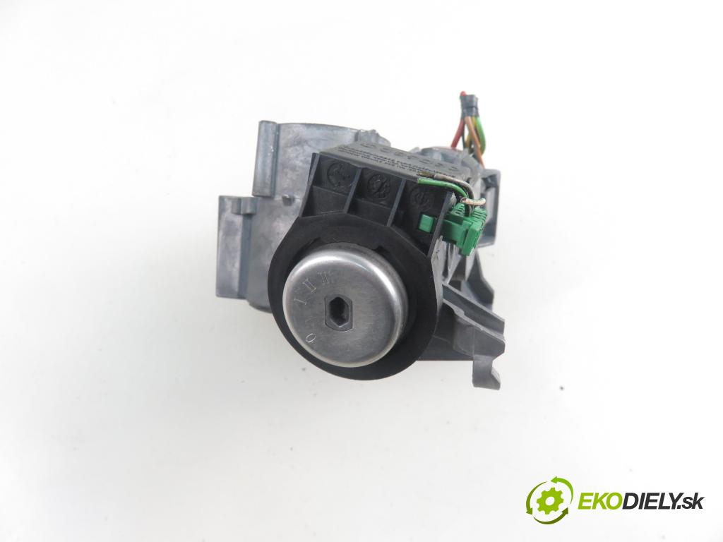 FORD FOCUS (DAW, DBW) HB 2002 66,00 1.8 TDDi 90- C9DB 1753,00 spinačka  (Spínacie skrinky a kľúče)