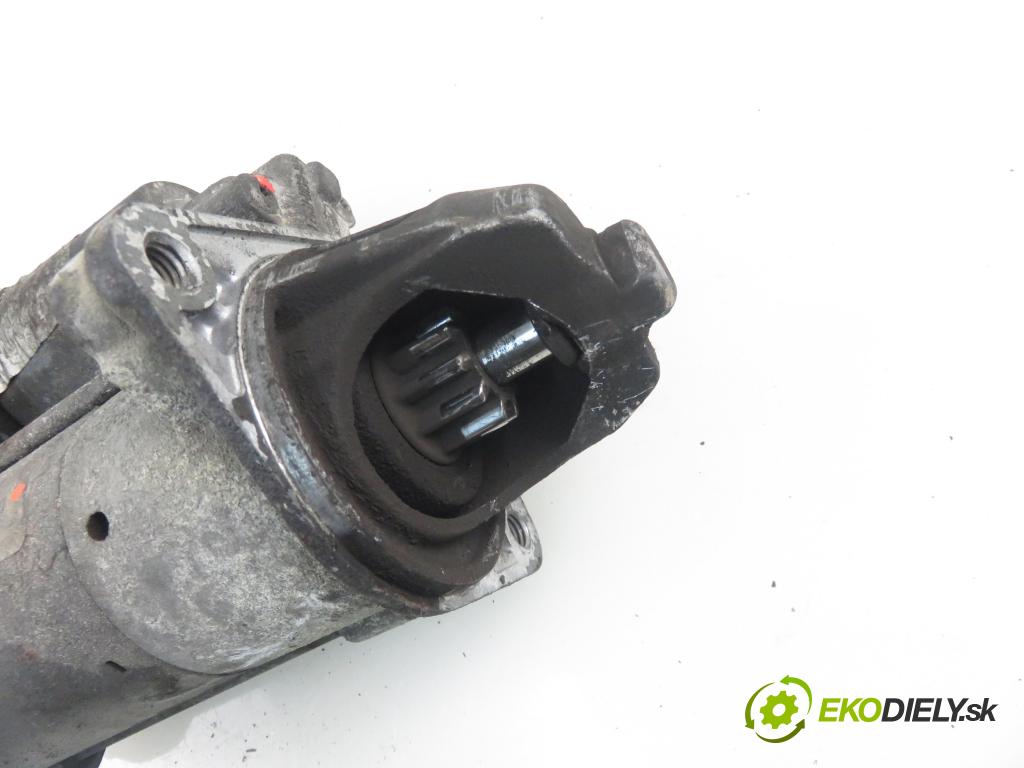 FORD FOCUS Turnier (DNW) KOMBI 2001 74,00 1.6 16V - FYDB 1596,00 Štartér 98AB11000CD (Štartér)