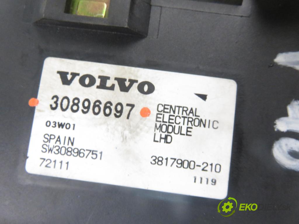 VOLVO V40 Kombi (645) KOMBI 2000 85,00 1.9 DI 116 - D 4192 T3 1870,00 MODUL BSI 30896697