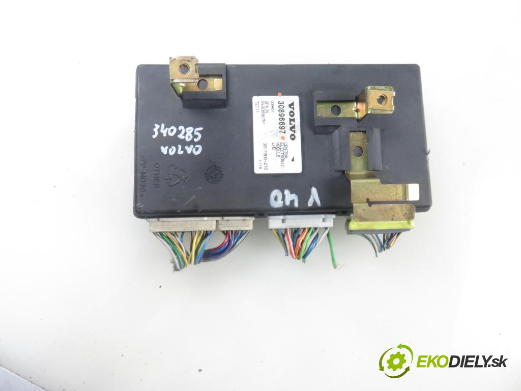 VOLVO V40 Kombi (645) KOMBI 2000 85,00 1.9 DI 116 - D 4192 T3 1870,00 MODUL BSI 30896697