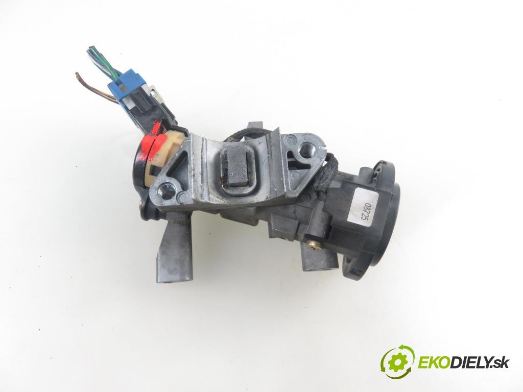 VOLVO V40 Kombi (645) KOMBI 2000 85,00 1.9 DI 116 - D 4192 T3 1870,00 spinačka 9980067553 (Spínacie skrinky a kľúče)