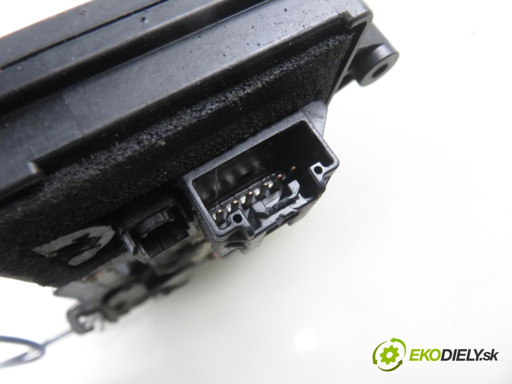 MAZDA 6 Station Wagon (GY) KOMBI 2005 100,00 2.0 DI 136 - RF5C 1998,00 zámok