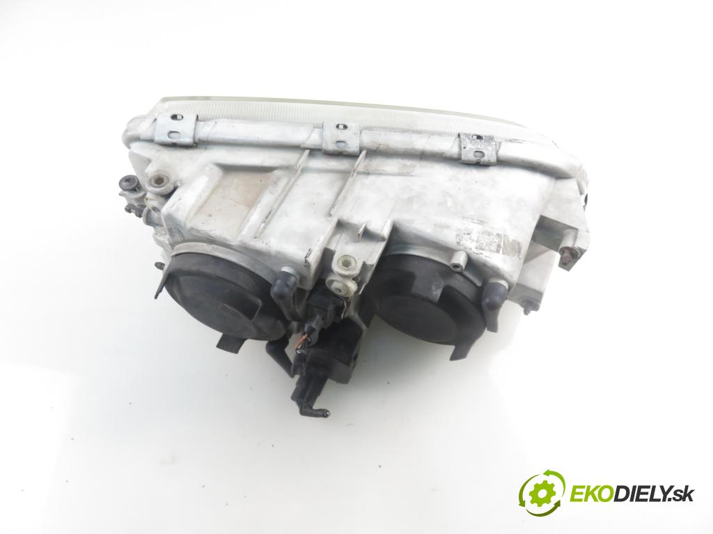 VOLVO V40 Kombi (645) KOMBI 2000 85,00 1.9 DI 116 - D 4192 T3 1870,00 světlo LP 14908900
