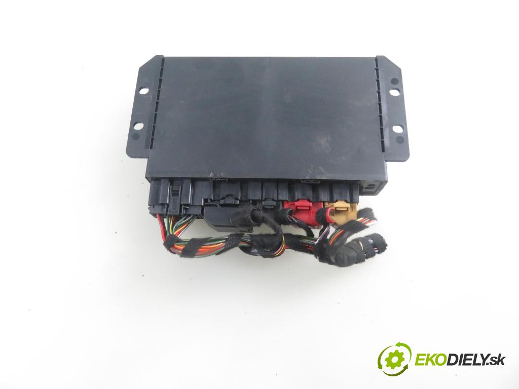 AUDI A4 Avant (8E5, B6) KOMBI 2002 96,00 1.9 TDI quattro - AVF 1896,00 MODUL komfortu 8E0959433BC