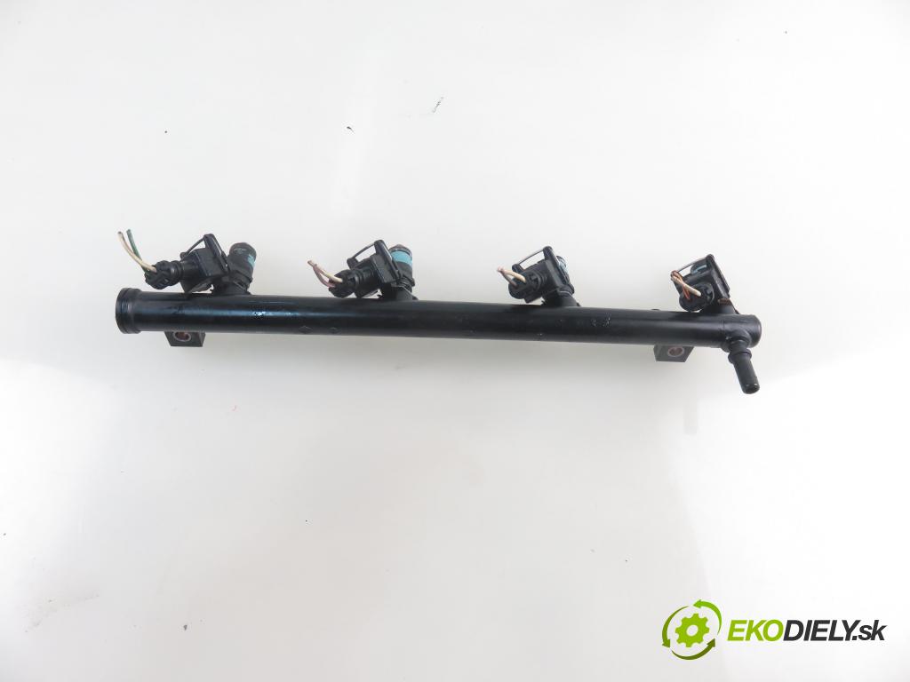 RENAULT MEGANE II Kombi (KM0/1_) KOMBI 2003 72,00 1.4 - K4J 730 1390,00 Lišta vstrekovacia 8200139674C ; H132254 ; ITGM60 (Vstrekovacie lišty)