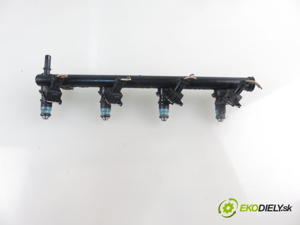 RENAULT MEGANE II Kombi (KM0/1_) KOMBI 2003 72,00 1.4 - K4J 730 1390,00 Lišta vstrekovacia 8200139674C ; H132254 ; ITGM60 (Vstrekovacie lišty)