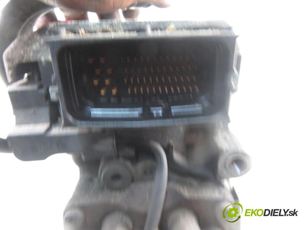 OPEL VECTRA C (Z02) LIFTBACK 2003 92,00 2.2 DTI 16V 125 - Y 22 DTR 2172,00 pumpa vstřikovací 0470504224 ; 55352862 ; 0281011055 (Vstřikovací čerpadla)