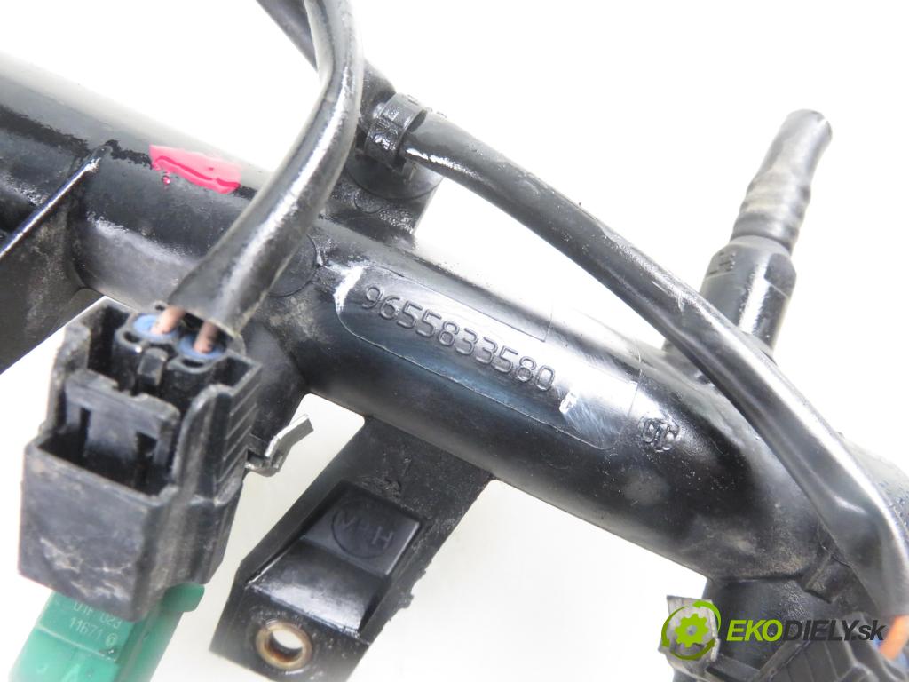 PEUGEOT 206 liftback (2A/C) HB 2007 55,00 1.4 75 - KFW 1360,00 Lišta vstrekovacia 9655833580 ; 01F023 (Vstrekovacie lišty)