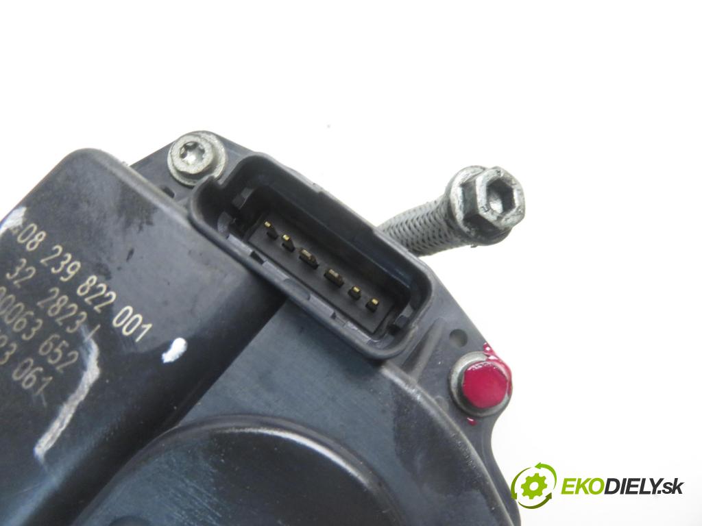 RENAULT MEGANE II Kombi (KM0/1_) KOMBI 2003 72,00 1.4 - K4J 730 1390,00 Škrtiaca klapka 8200063652 ; 8200123061 ; 408239822001 (Škrtiace klapky)
