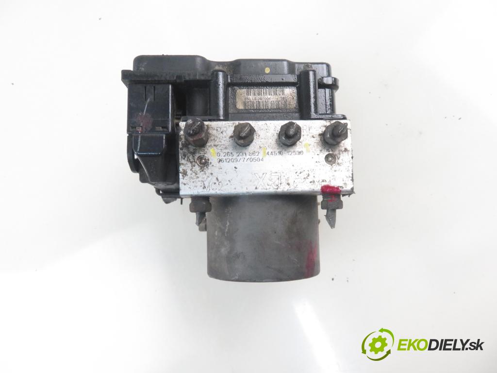 TOYOTA AURIS (_E15_) HB 2007 66,00 1.4 D-4D 90 - 1ND-TV 1364,00 Pumpa ABS 0265800527 ; 4451012530 ; 0265231862 (Pumpy ABS)