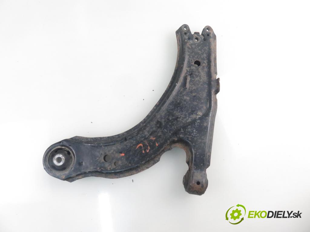 AUDI A3 (8L1) HB 1997 74,00 1.6 - AKL 1595,00 rameno PP 