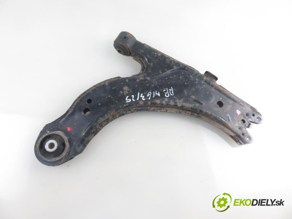 AUDI A3 (8L1) HB 1997 74,00 1.6 - AKL 1595,00 rameno PP