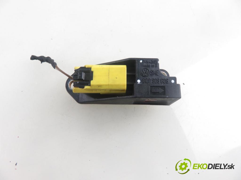 VW PASSAT B5.5 Variant (3B6) KOMBI 2002 96,00 1.9 TDI PD 130 - AVF 1896,00 Snímač nárazu 5WK42895 ; 6Q0909606 (Snímače nárazu)