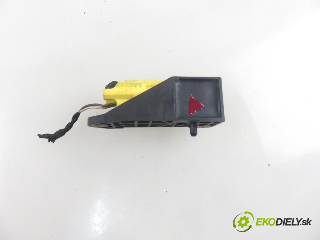 VW PASSAT B5.5 Variant (3B6) KOMBI 2002 96,00 1.9 TDI PD 130 - AVF 1896,00 Snímač nárazu 5WK42895 ; 6Q0909606 (Snímače nárazu)