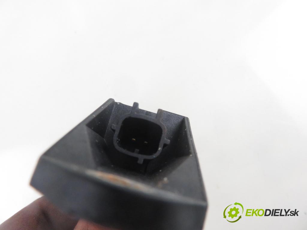 VW PASSAT B5.5 Variant (3B6) KOMBI 2002 96,00 1.9 TDI PD 130 - AVF 1896,00 Snímač nárazu 5WK42895 ; 6Q0909606 (Snímače nárazu)