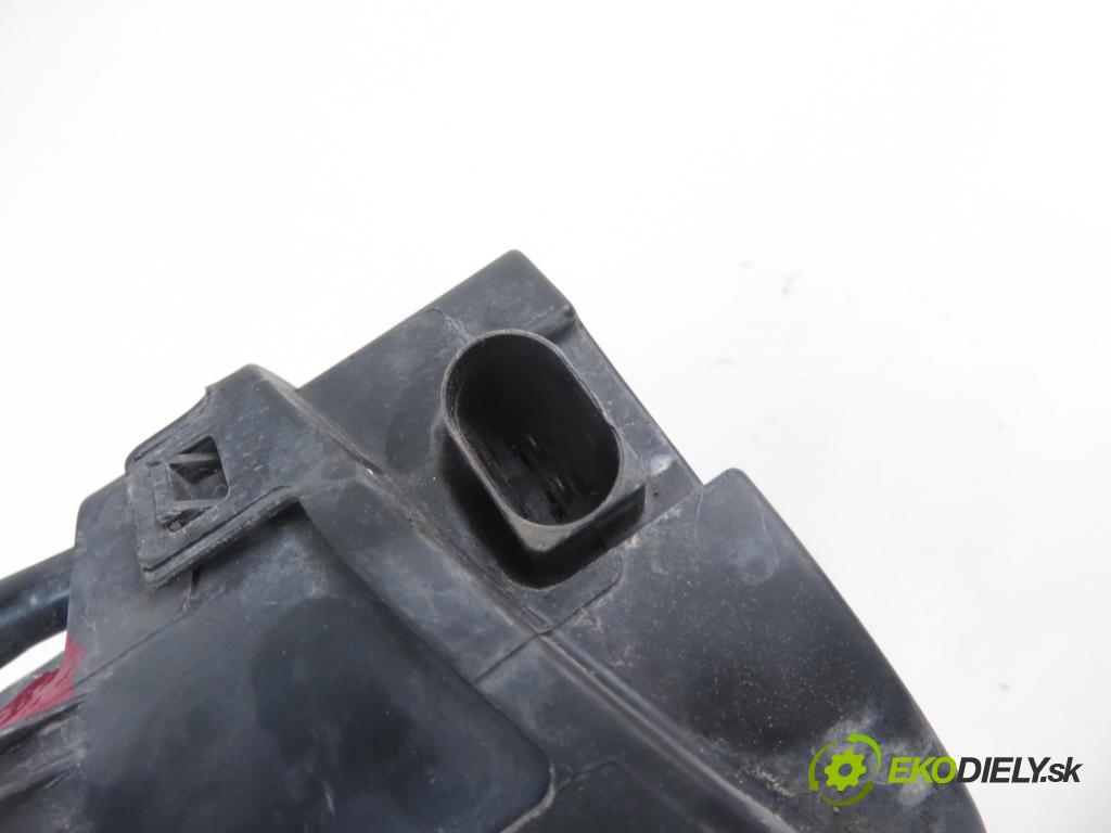 AUDI A6 (4F2, C6) SEDAN 2004 165,00 3.0 TDI quattro - BMK 2967,00 hmlové svetlo, hmlovka P 4F0941700 ; 4F0941702 ; 3C3X15N225A