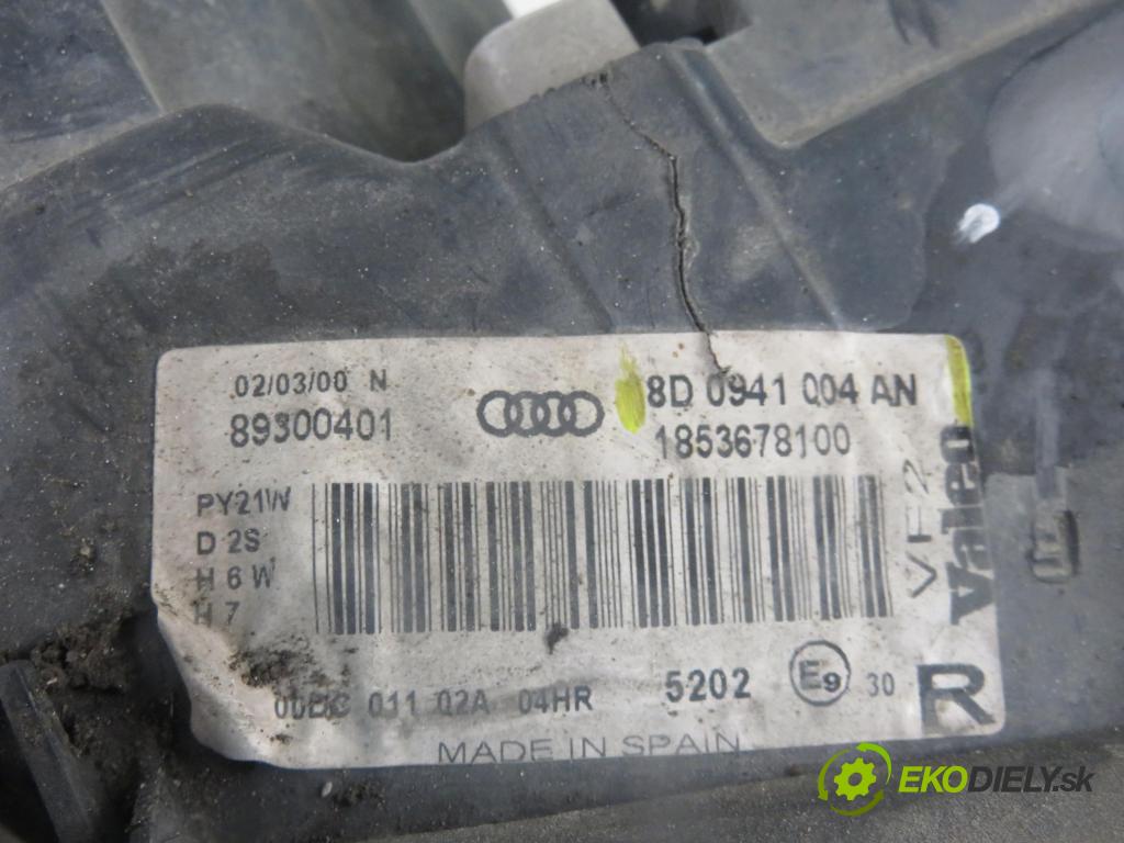 AUDI A4 Avant (8D5, B5) KOMBI 2001 85,00 1.9 TDI - AJM 1896,00 světlo PP 8D0941004AN