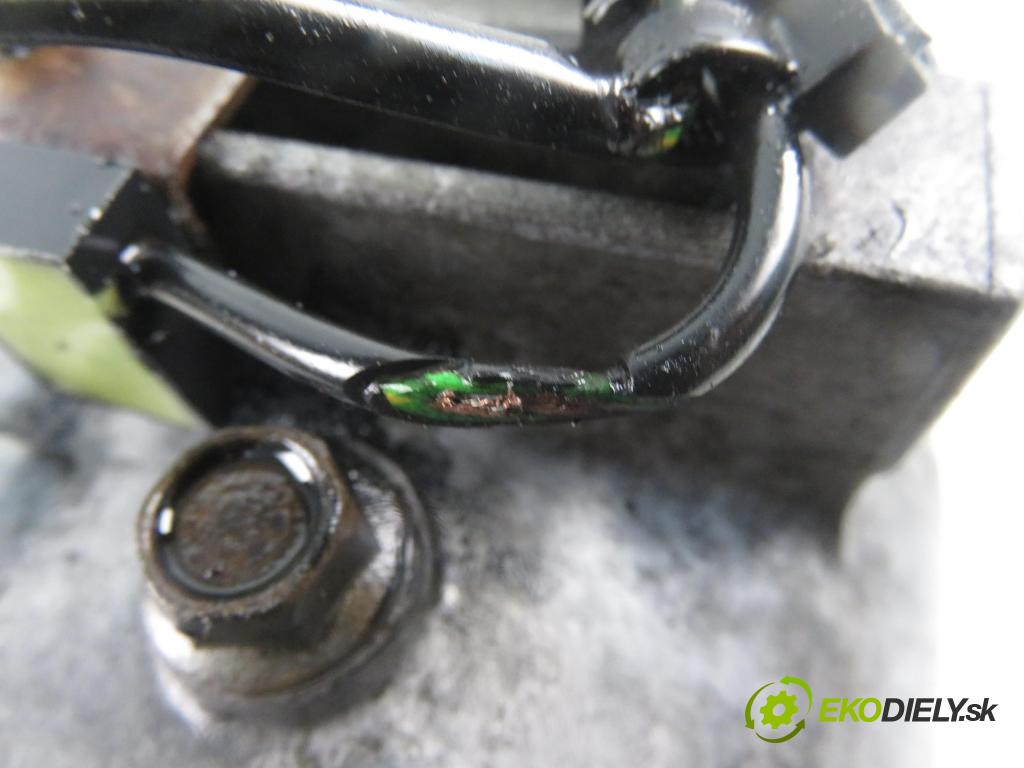 VW PASSAT B5 (3B2) SEDAN 1998 81,00 1.9 TDI 110 - AFN 1896,00 KOMPRESOR: klimatizácie 8D0260805D ; 5060310780 ; 5062310500 (Kompresory klimatizácie)