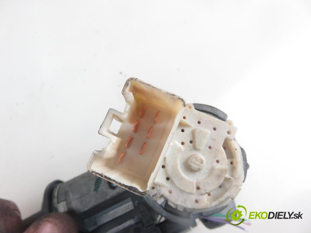 TOYOTA YARIS (_P9_) HB 2007 51,00 1.0 VVT-i (KSP90_) - 1KR-FE 998,00 spinačka N0502241 (Spínacie skrinky a kľúče)