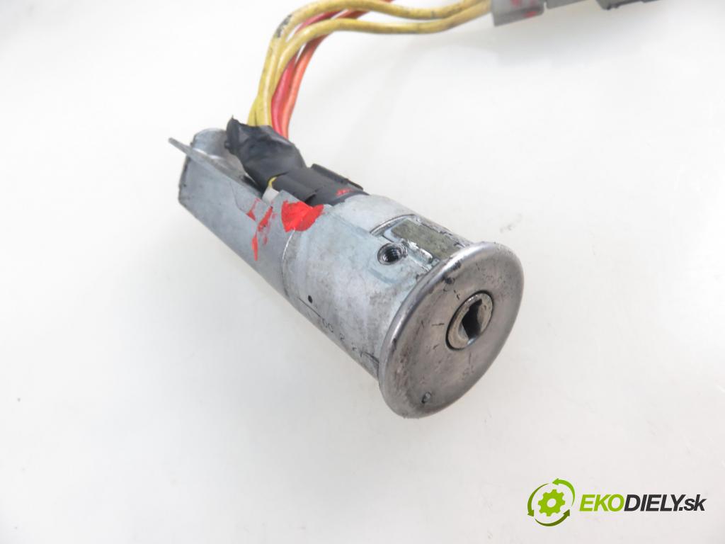 PEUGEOT 405 I (15B) SEDAN 1990 47,00 1.4 - K5A (TU3) 1360,00 spinačka (Spínacie skrinky a kľúče)