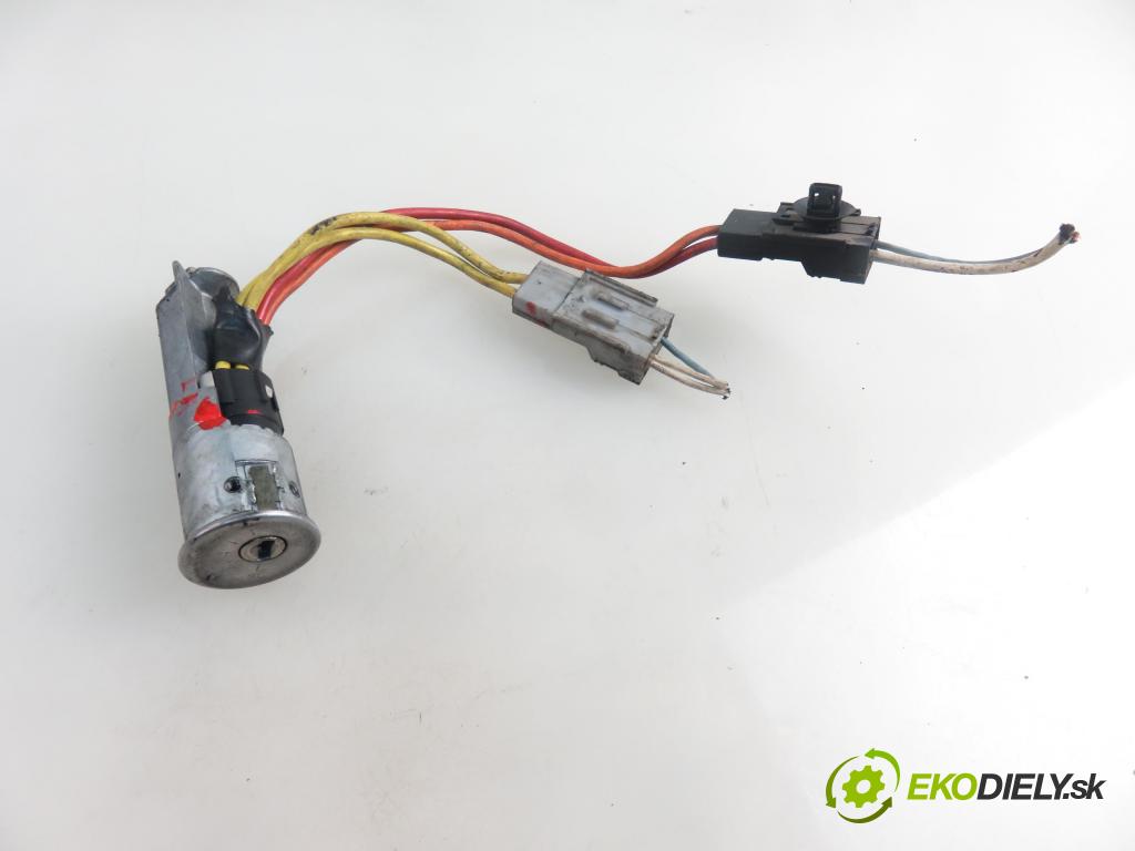 PEUGEOT 405 I (15B) SEDAN 1990 47,00 1.4 - K5A (TU3) 1360,00 spinačka (Spínacie skrinky a kľúče)