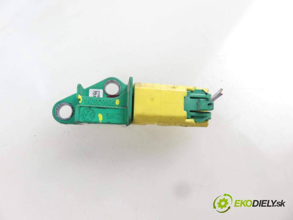 VW GOLF V (1K1) HB 2003 77,00 1.9 TDI - BXE 1896,00 Snímač nárazu 5WK43273 ; 1K0909606 (Snímače nárazu)