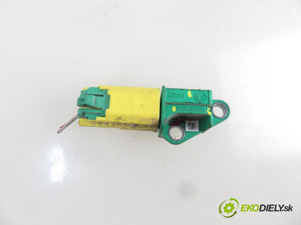 VW GOLF V (1K1) HB 2003 77,00 1.9 TDI - BXE 1896,00 Snímač nárazu 5WK43273 ; 1K0909606 (Snímače nárazu)