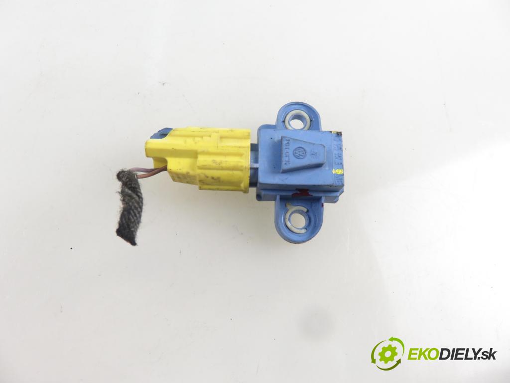 VW GOLF V (1K1) HB 2003 77,00 1.9 TDI - BXE 1896,00 Snímač nárazu 1K0955557B (Snímače nárazu)