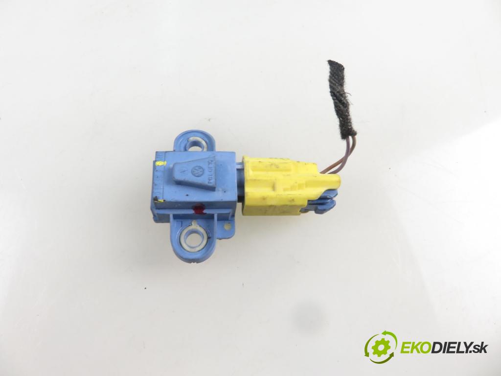 VW GOLF V (1K1) HB 2003 77,00 1.9 TDI - BXE 1896,00 Snímač nárazu 1K0955557B (Snímače nárazu)